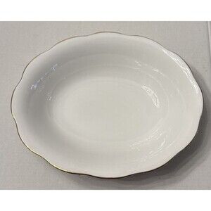 Vintage Queen Anne Fine Bone China Oval Serving Bowl 9x7.25” White Gold Trim EUC